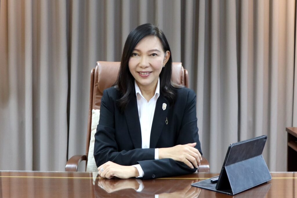 นางวรวรรณ ชิตอรุณ