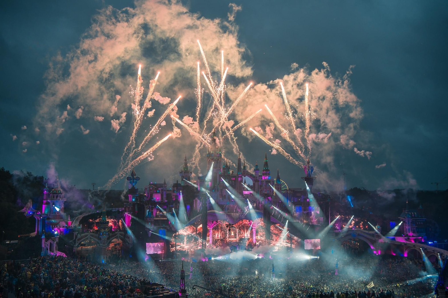 Tomorrowland เทศกาลดนตรีระดับโลก โกยรายได้เท่าไหร่ในปี 2022-2023