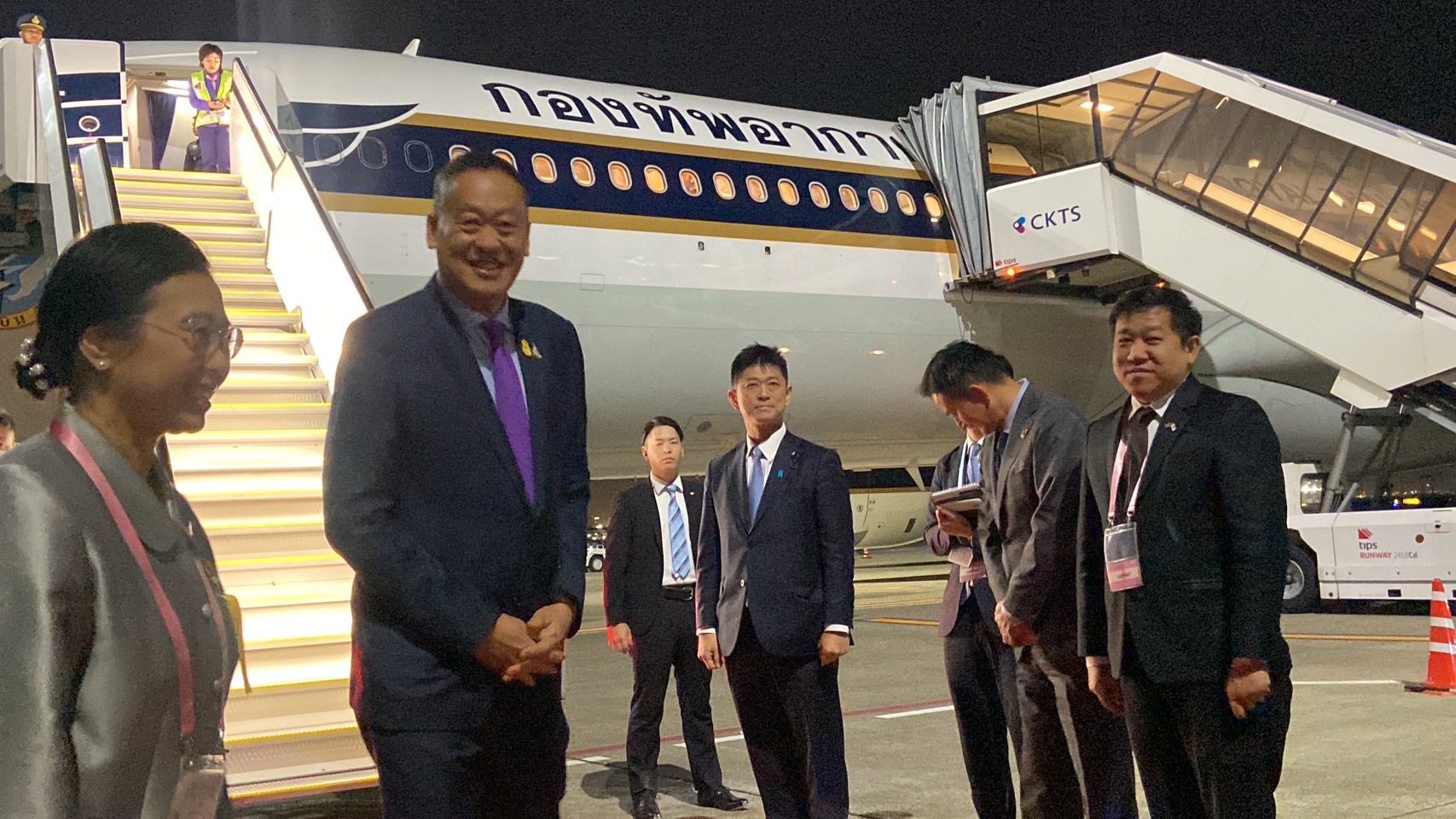 เศรษฐา ทวีสิน