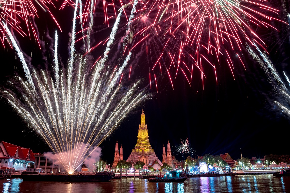 เปิดจุดเคานต์ดาวน์ปีใหม่ 2567 วัดอรุณฯ-ไอคอนสยาม โชว์พลุจัดเต็ม