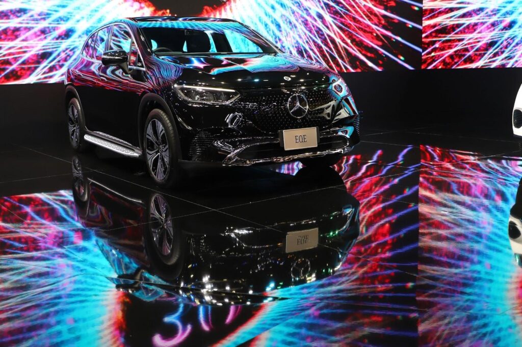 EQE 350 4MATIC SUV Electric Art