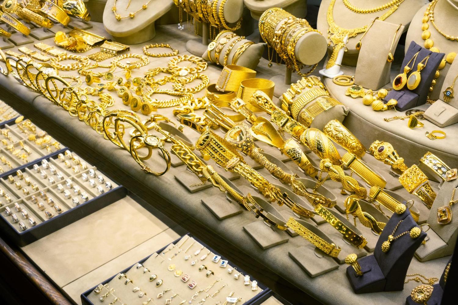 ราคาทองวันนี้ (4 ม.ค. 67) ปรับลง 50 บาท รูปพรรณขายออก 33,950 บาท