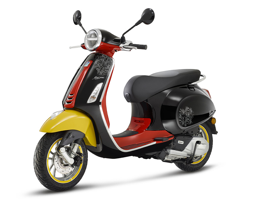 Vespa Mickey Mouse Edition รุ่นพิเศษฉลองครบรอบ Disney 100 ปี