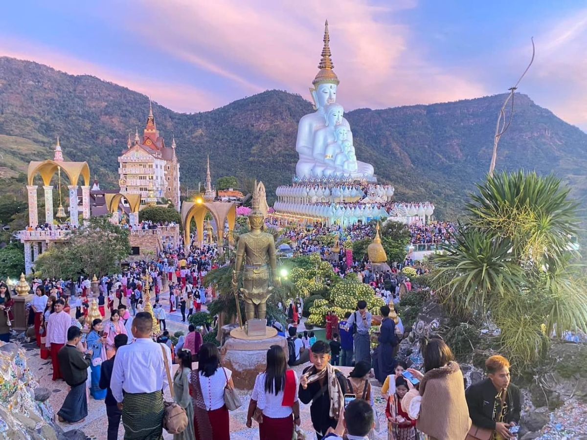 เหตุใดชาวเมียนมา-ชาวไทย”สายมู”แห่เที่ยว”วัดพระธาตุผาซ่อนแก้ว”เพชรบูรณ์ ทะลัก