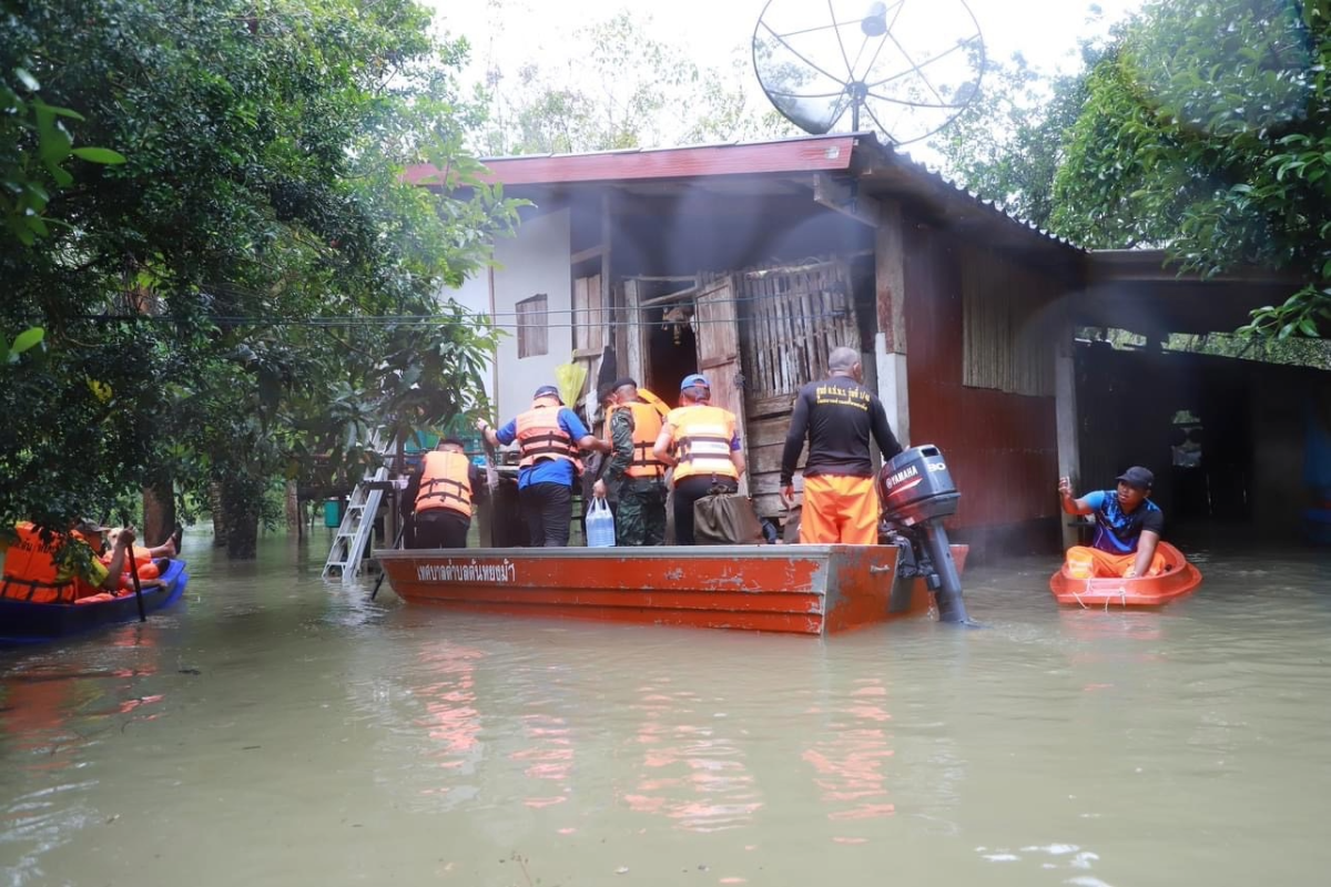 นราธิวาสอ่วม ฝนตกหนัก 3 วันต่อเนื่อง ท่วม 7 อำเภอ กระทบ 1,985 ครัวเรือน