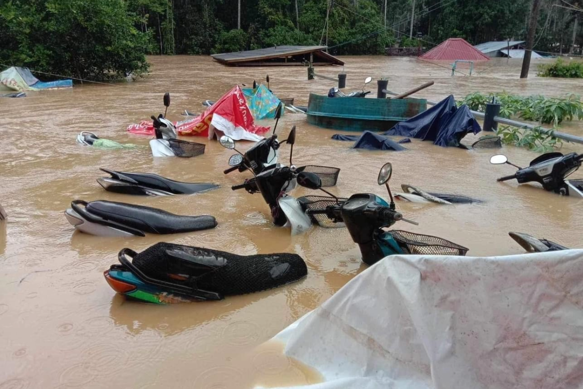 ยะลา 5 อำเภอจมบาดาล น้ำท่วมหนักในรอบ 10 ปี มิดหลังคา