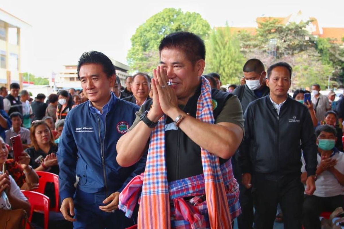 เปลี่ยน ส.ป.ก. 4-01 เป็นโฉนด “ธรรมนัส” ลงพื้นที่อีสาน มอบของขวัญปีใหม่