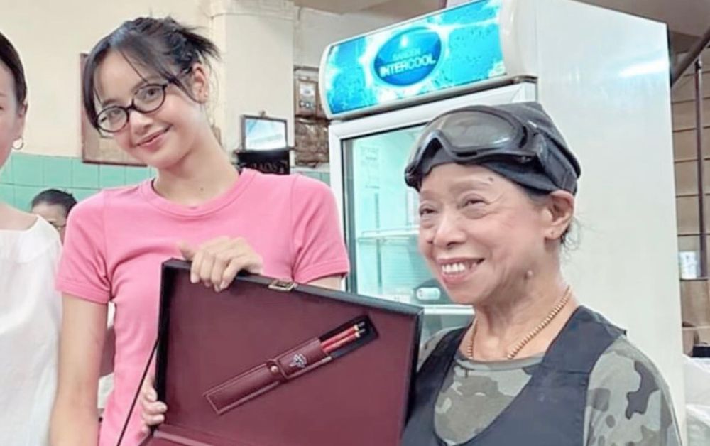 ซอฟต์พาวเวอร์เจอกัน ลิซ่า BLACKPINK กินร้านเจ๊ไฝ ยินดีคว้ามิชลิน 7 ปีซ้อน