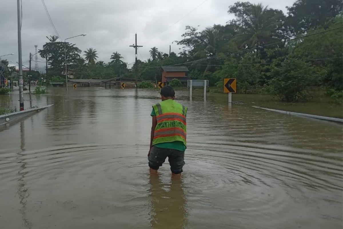 เช็กเส้นทาง สัญจรพื้นที่น้ำท่วม 3 จังหวัดภาคใต้ ผ่านทางไหนได้บ้าง