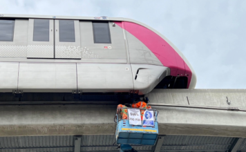 รถไฟฟ้าสายสีชมพู รางจ่ายกระแสไฟฟ้าหลุด