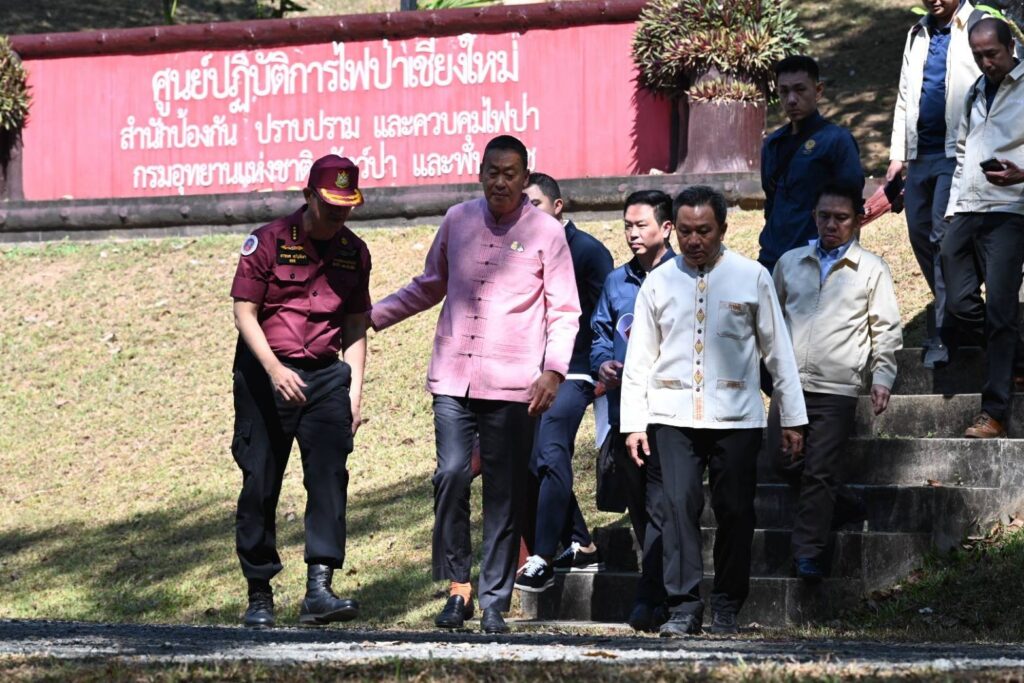 นายเศรษฐา ทวีสิน