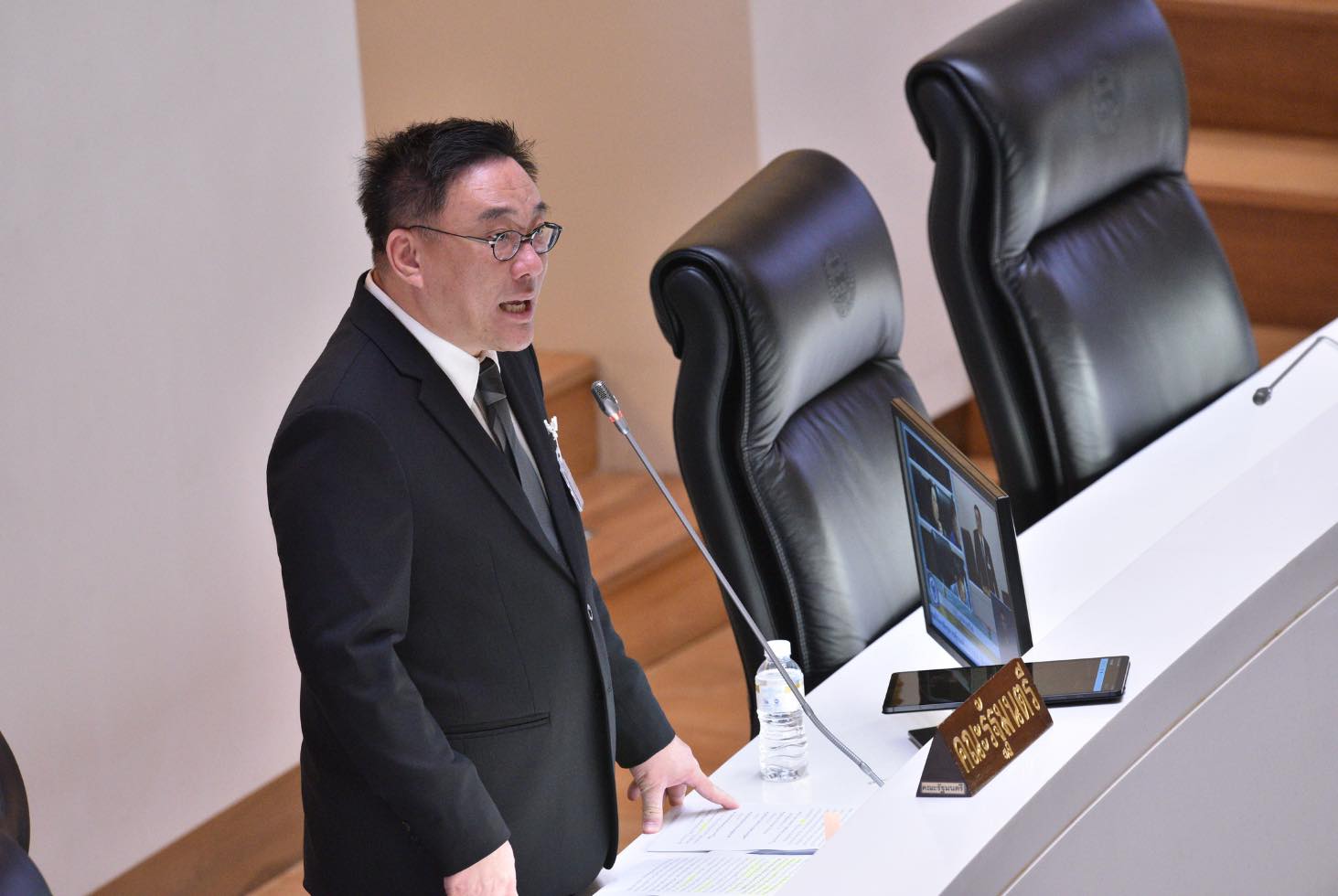จุลพันธ์ แจงงบประมาณ 2567 โครงการแจกเงิน 10,000 บาท ล่องหนเพราะต้องกู้