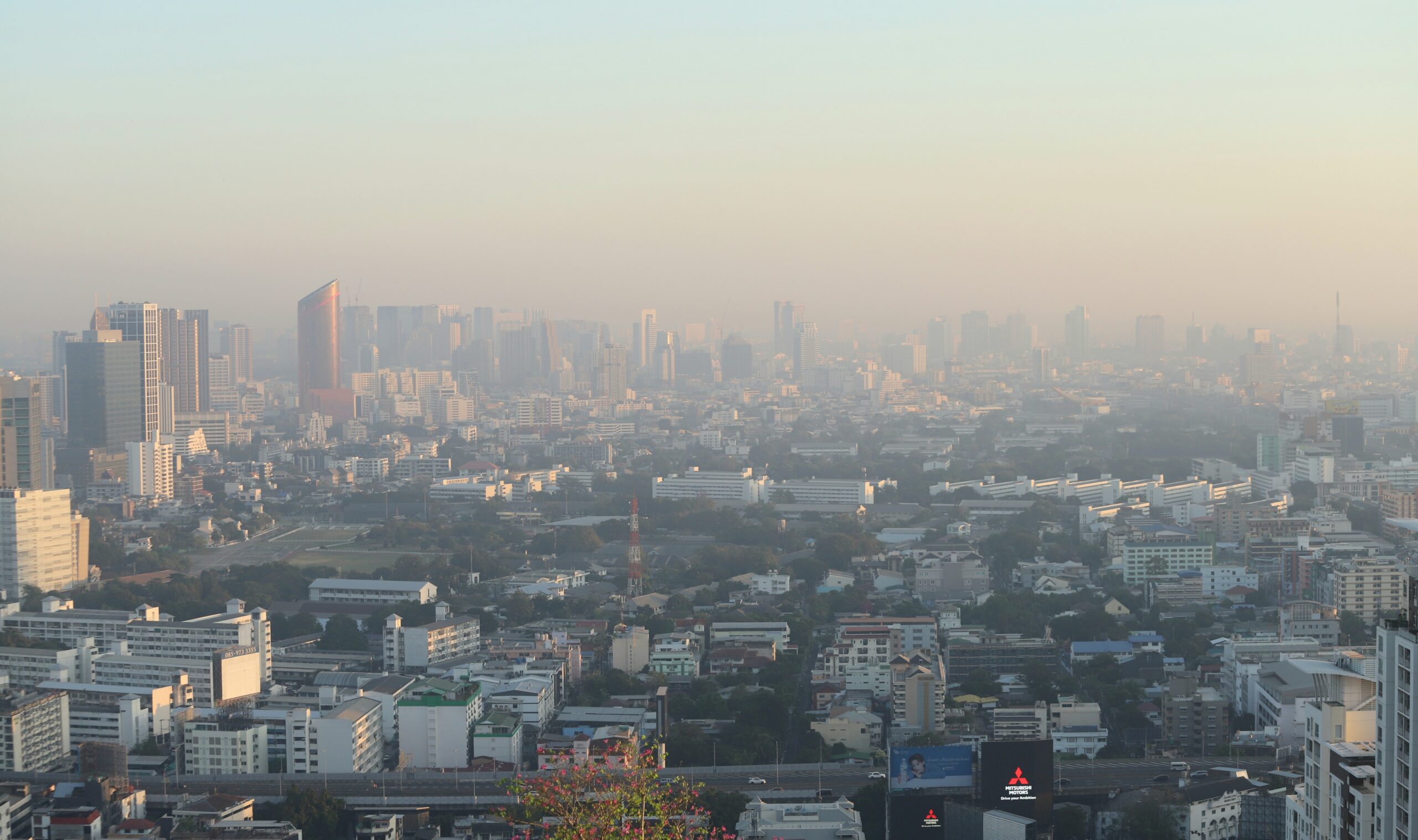 GISTDA รายงาน PM 2.5 รับปีใหม่ เช้านี้ กทม. ยังเกินค่ามาตรฐานทุกเขต
