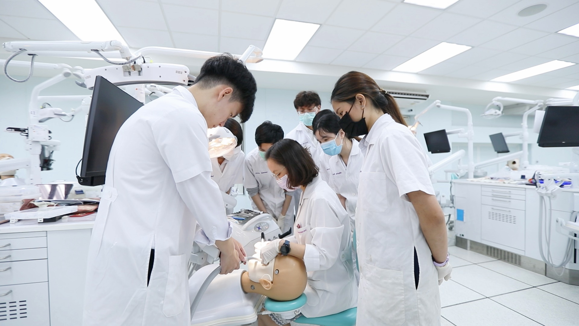 ครบรอบ 84 ปี คณะทันตแพทยศาสตร์ จุฬาฯ ขึ้นแท่นอันดับ 1 ในไทย