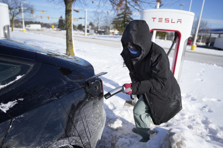 USA-EV-cold-weather เทสลา ชาร์จรถยนต์ไฟฟ้า อากาศหนาว