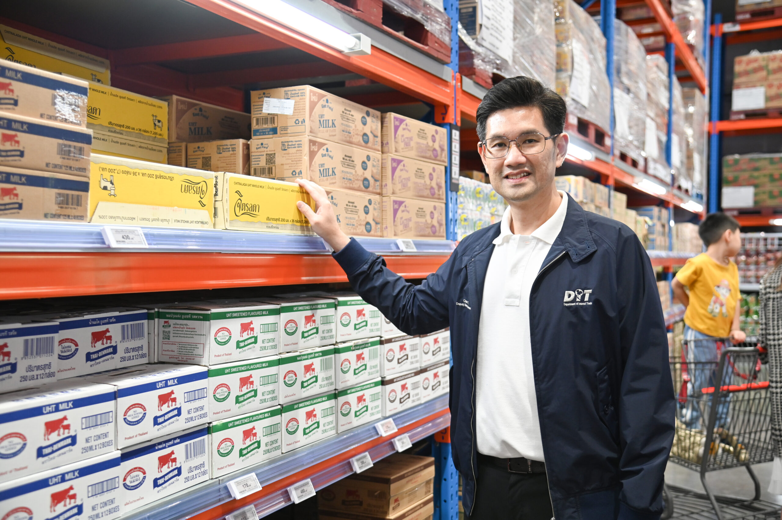 ผู้ผลิตนมแห่ขอขึ้นราคา 6 ราย กรมการค้าภายในแตะเบรก ขอดูต้นทุน