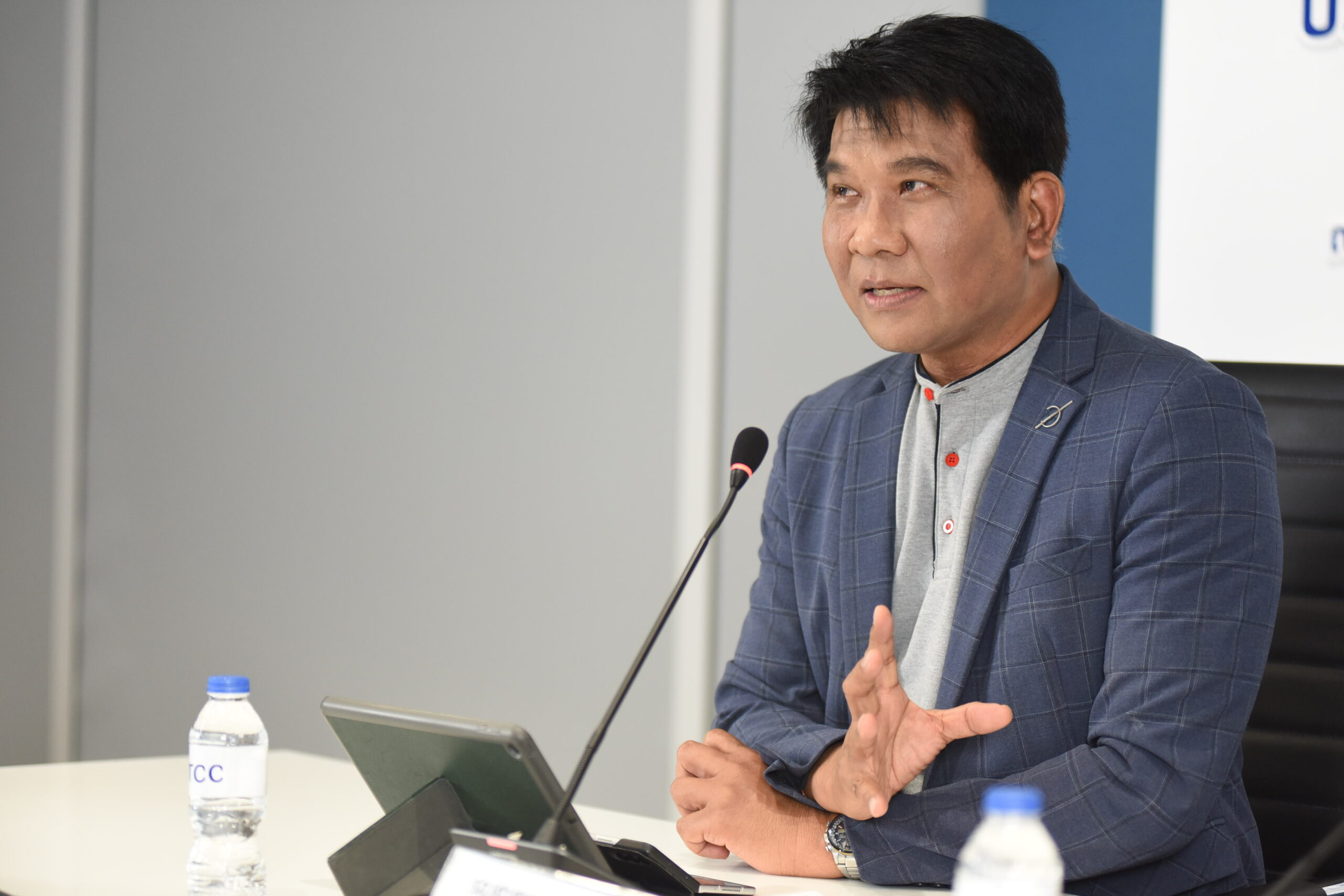 ธนวรรธน์ พลวิชัย