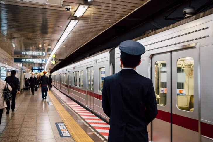 ญี่ปุ่น โตเกียว รถไฟใต้ดิน