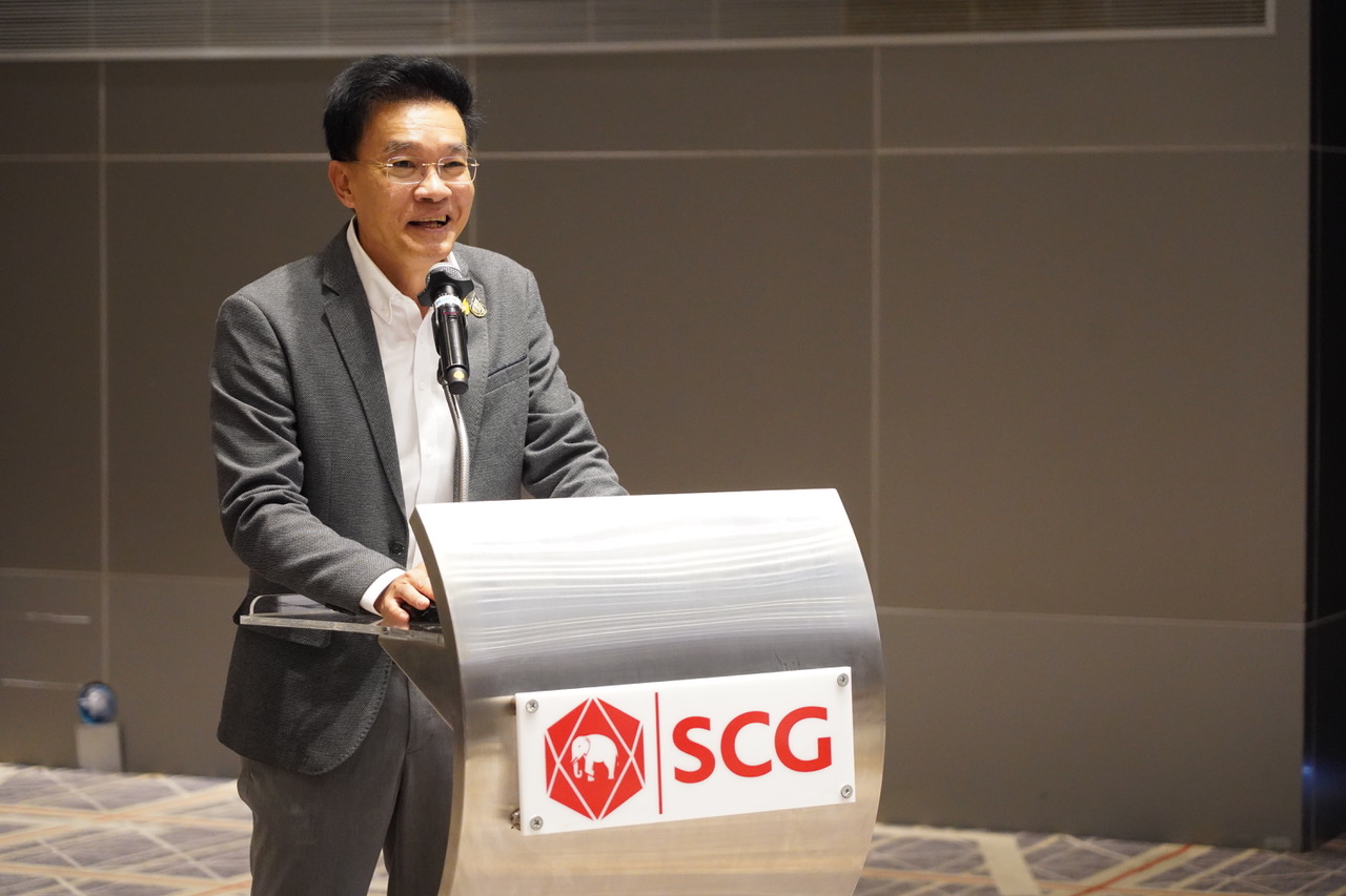 นายชูโชค ศิวะคุณากร Head of Environment Social Governance & Business Stakeholder Engagement, CPAC