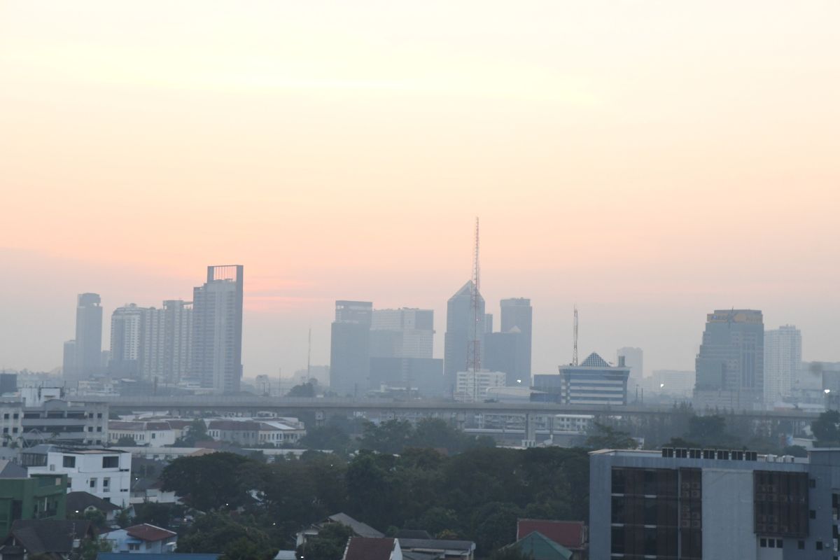 PM 2.5 เช้านี้ กทม. ค่าฝุ่นเกิน 100 ไมโครกรัม ทุกเขต ต้อนรับวาเลนไทน์