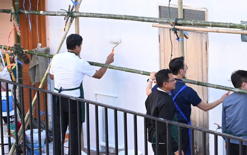 Colorful คลองบางลำพู ‘ชัชชาติ’ นำทีมทาสีอาคาร เพิ่มความสดใสย่านเมืองเก่า