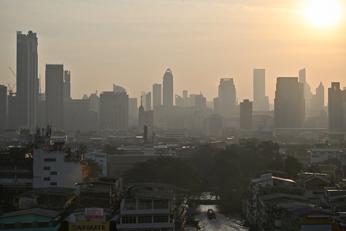 GISTDA ชี้เช้า 6 ก.พ. 11 จังหวัดจมฝุ่น PM 2.5 จุดความร้อนไทยพุ่งนำเพื่อนบ้าน