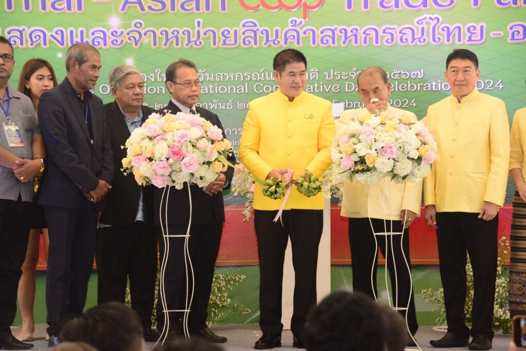 ร้อยเอก ธรรมนัส พรหมเผ่า