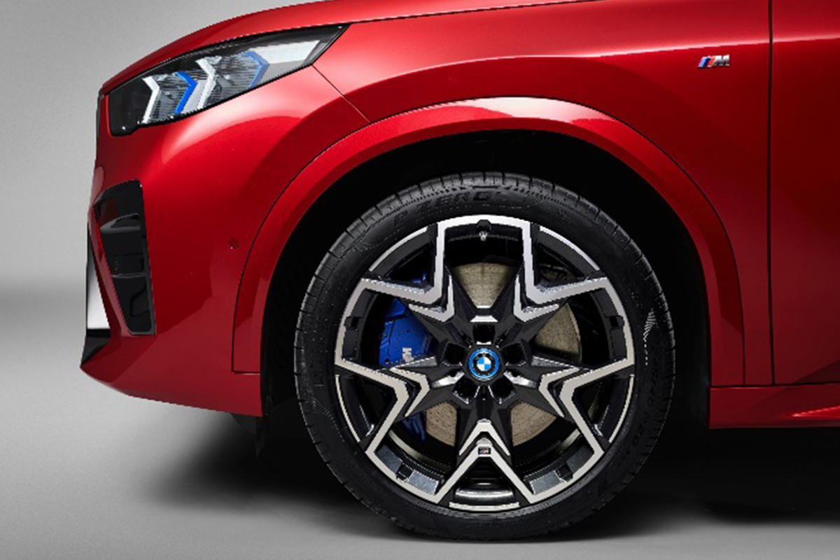 BMW iX2 xDrive30 M Sport
