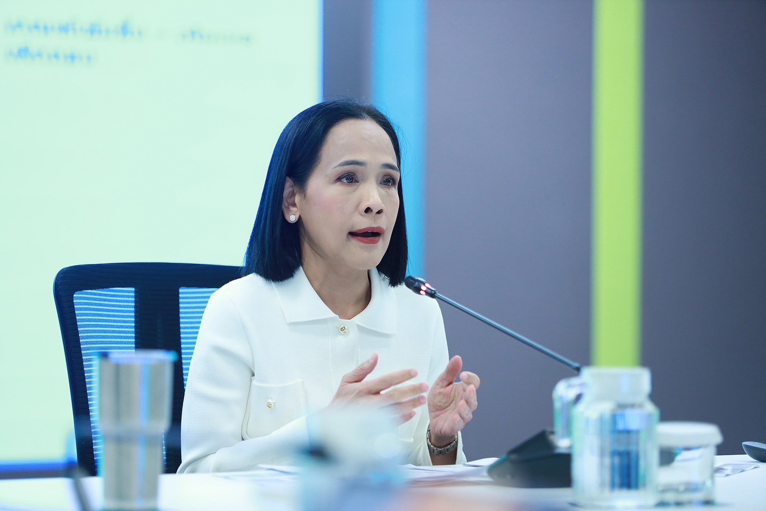 พรอนงค์ บุษราตระกูล