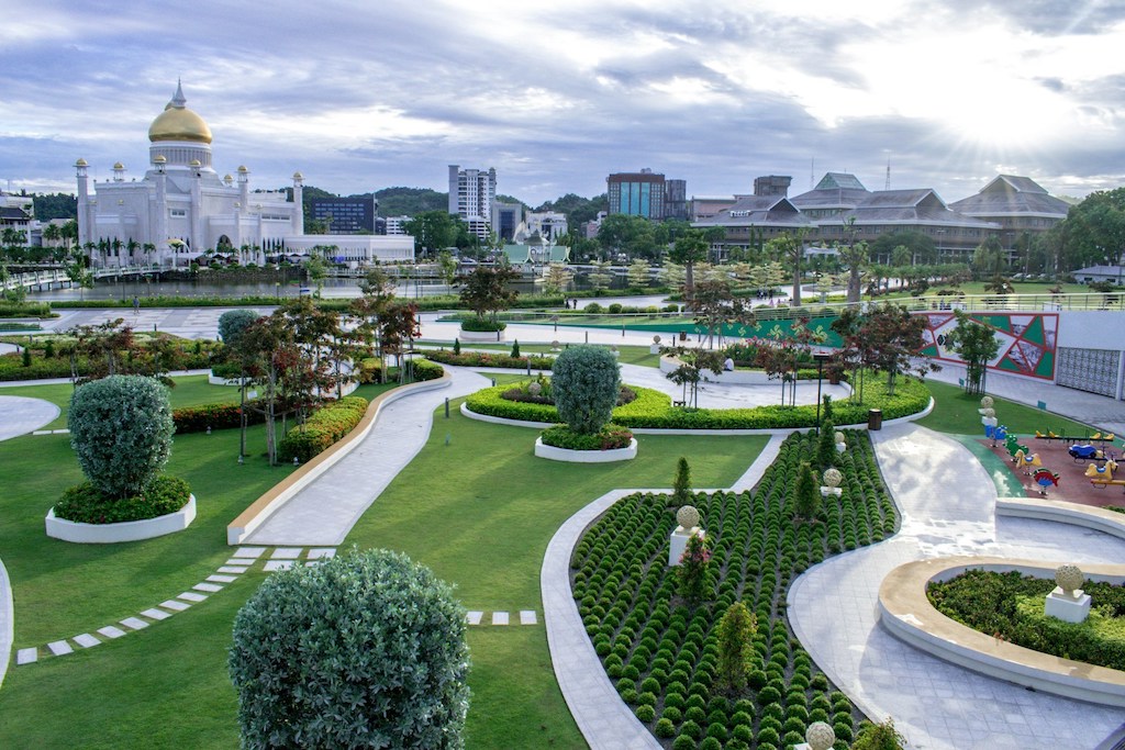 สมัครฟรี ทำงานที่บรูไน ค่าจ้างวันละ 2,560 บาท ผ่านกรมการจัดหางาน