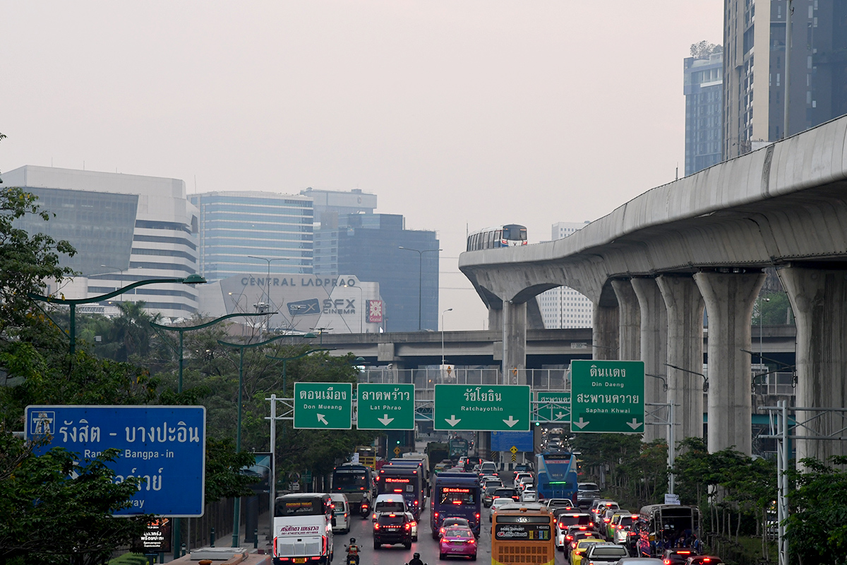 กทม.นับ 1 “โอนรถไฟฟ้า-จราจร” ปั้นโมเดลถนนครู-เพิ่มจุดบริการในห้าง
