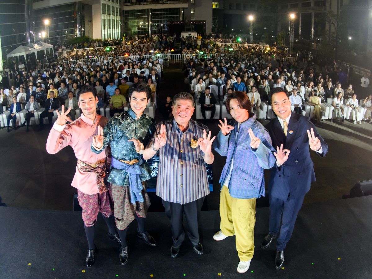 ”ภูมิธรรม“ จับมือ ฟรีน-เบ็คกี้ ซีรีส์ Girls’ Love ดันสินค้าไทยไประดับโลก