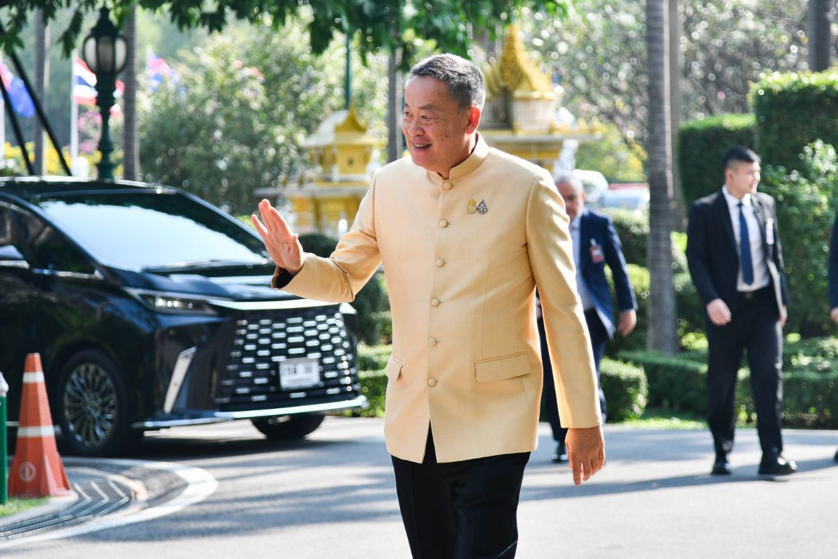 ครม.นัดสวมเสื้อเหลือง เนื่องในปีมหามงคล เฉลิมพระเกียรติ 72 พรรษา