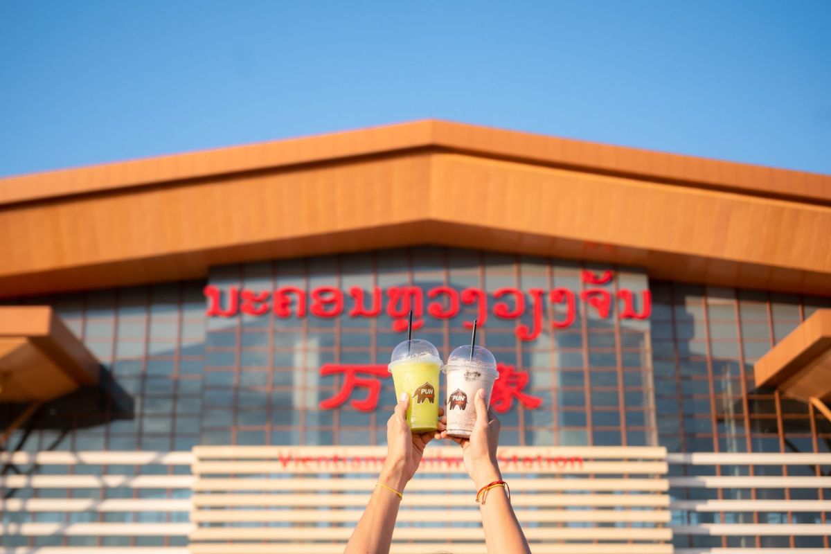 สุดปัง กาแฟพันธุ์ไทย เปิดตัว “ปันคาเฟ่ สถานีเวียงจันทน์” แห่งแรก เกาะรถไฟลาว-จีน