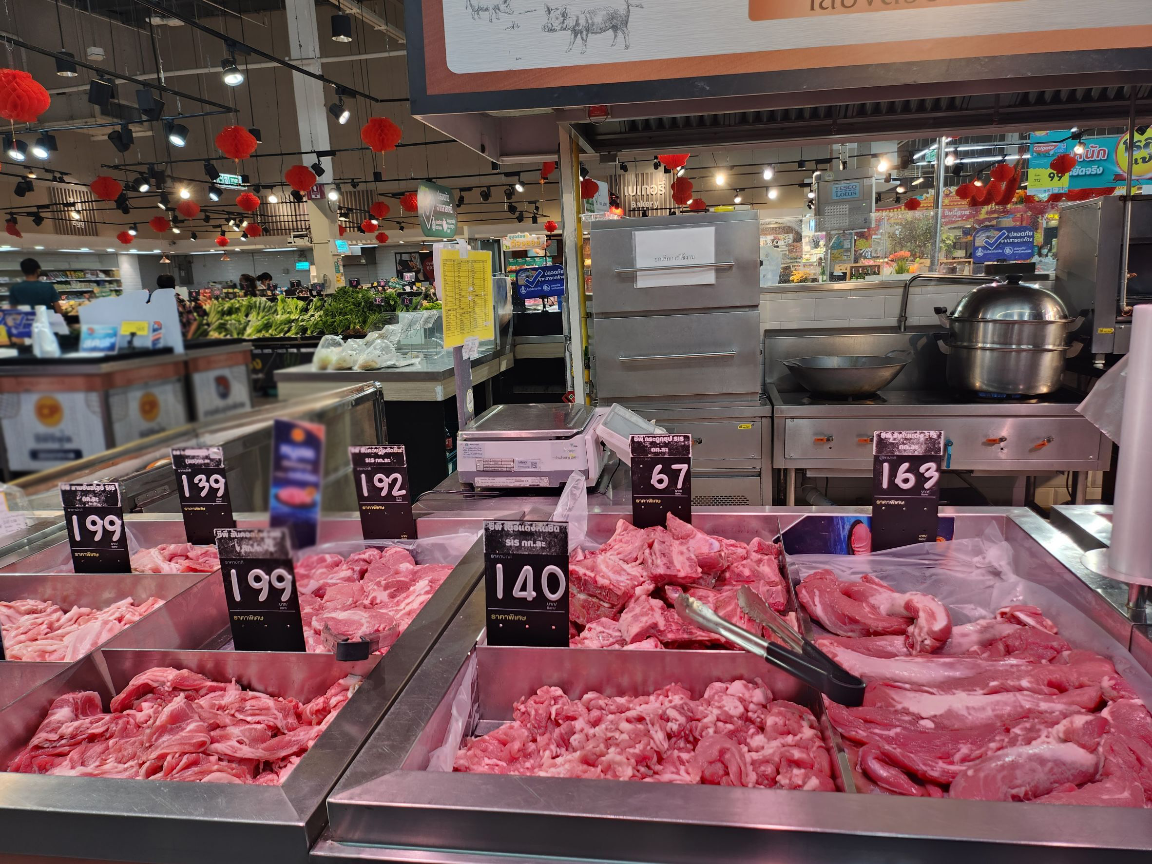 ราคาหมูหน้าฟาร์มตรุษจีน 67 ยืนนิ่งไม่ถึง 80 บาท สวนทางราคาตีนไก่ทะลุ 100 บาท