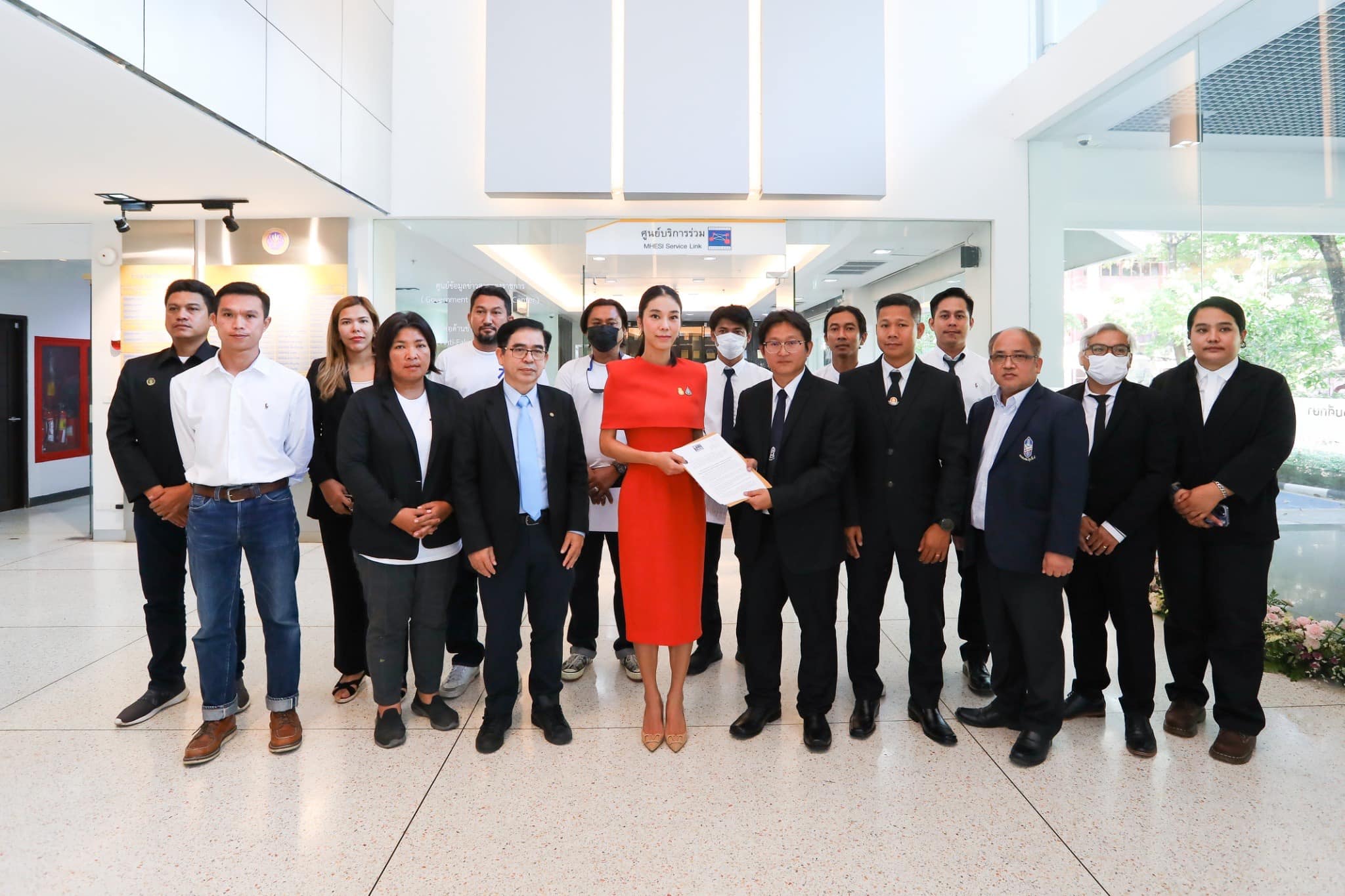 ศิษย์เก่าอุเทนถวาย ยื่นหนังสือถึงกระทรวง อว. คัดค้านการย้ายพื้นที่