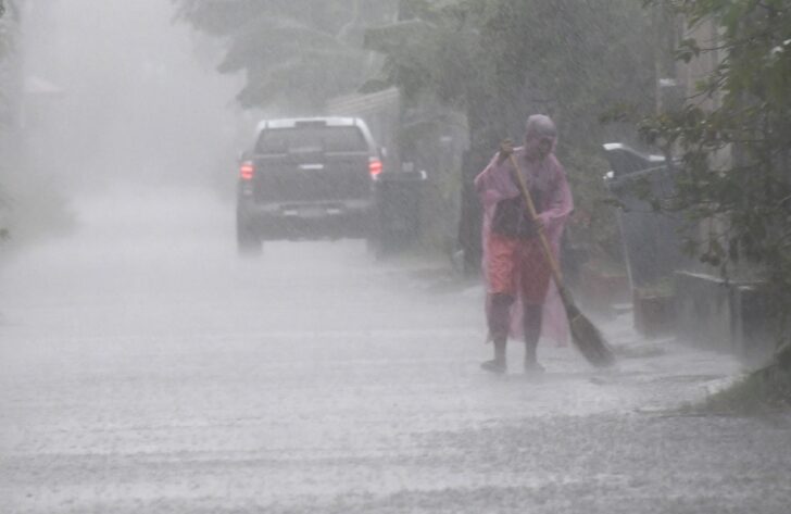 02-S__11698221-rain พยากรณ์อากาศ-ฝนตก