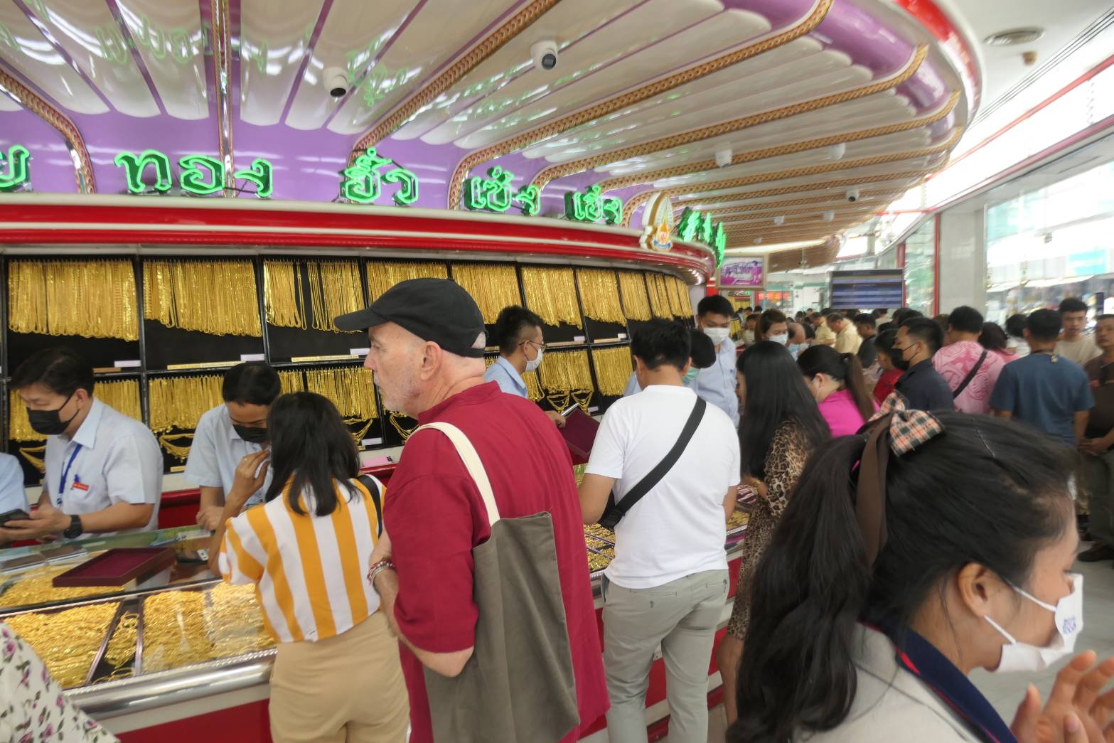 ราคาทองวันนี้ (5 มี.ค. 2567) ขึ้นพรวด 5 ครั้งแล้ว รูปพรรณทะลุ 36,450 บาท