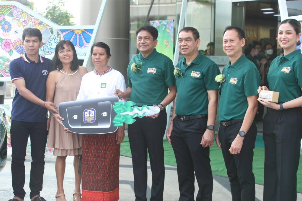 ธ.ก.ส. แจกจริง มอบรถกระบะให้ผู้โชคดี ในโครงการชำระดีมีโชค 20 รางวัล