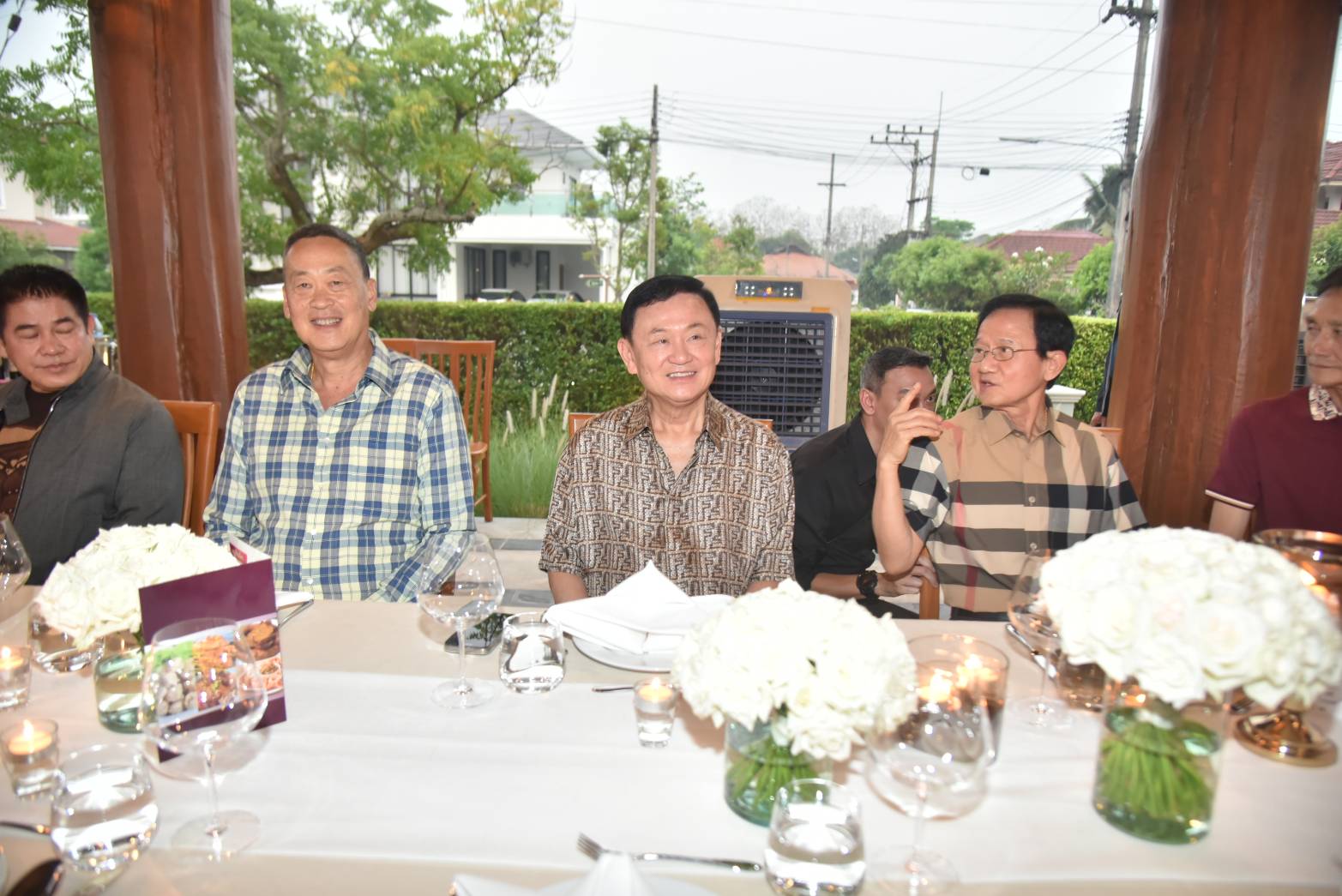 3 นายกฯ ทักษิณ–เศรษฐา-สมชาย ร่วมวงดินเนอร์ นางรำ 100 คน ต้อนรับ