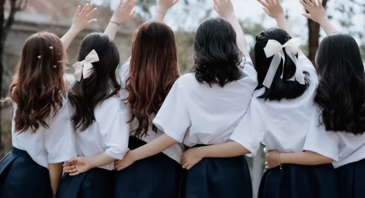 เด็กเวียดนาม ฮิตใส่ชุดนักเรียนไทย