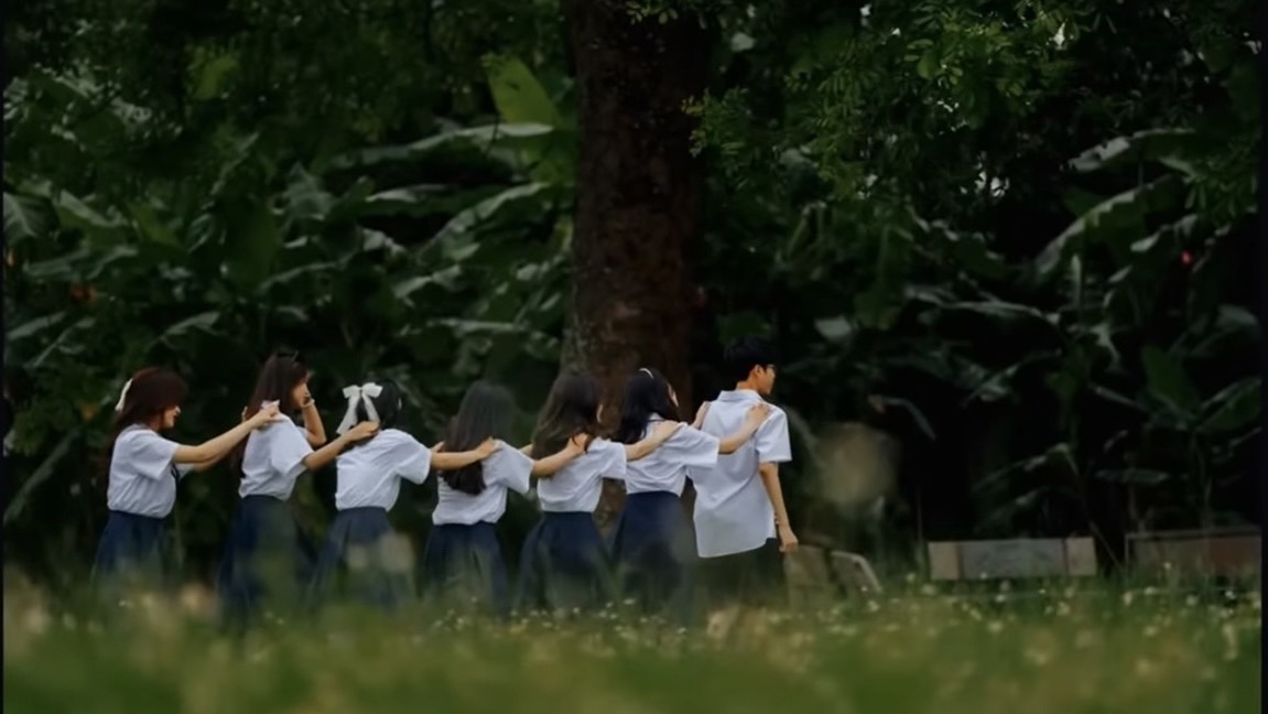 นักเรียนเวียดนามฮิตใส่ชุดนักเรียนไทย ถ่ายภาพจบการศึกษา ม.ปลาย