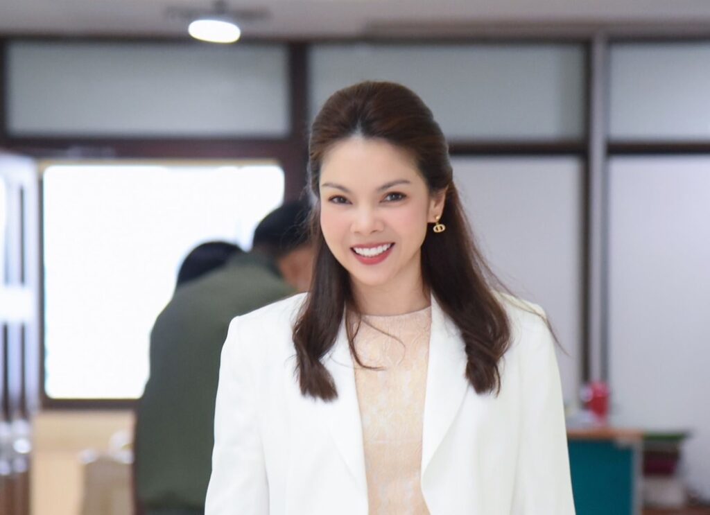 น.ส.บุณณดา สุปิยพันธุ์