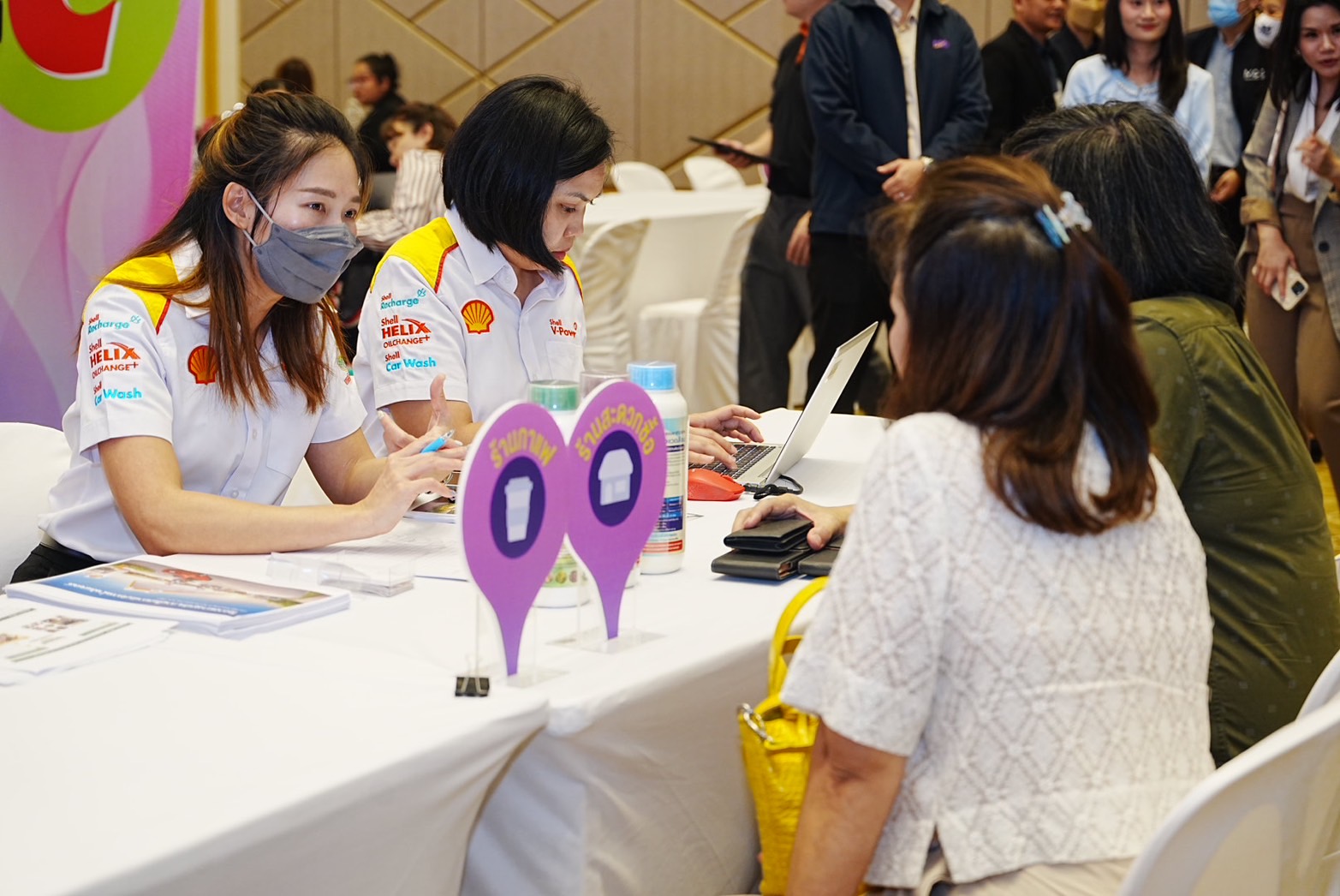นภินทร จัดให้เปิด Matching D 4 ปั๊ม 4 ห้าง ให้ SMEs มีพื้นที่ขายสินค้า