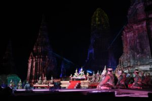 แสดงโขนประกอบแสงสี วัดไชยวัฒนาราม