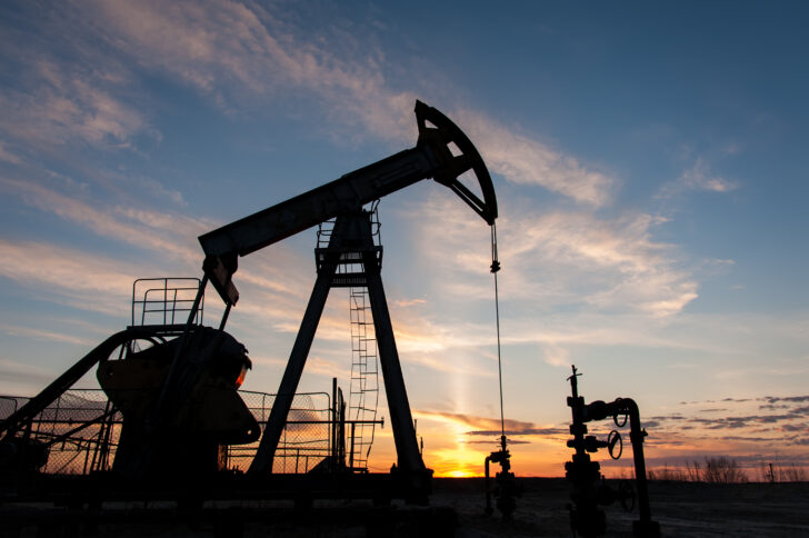 crude oil - Oil pump jack crude oil
