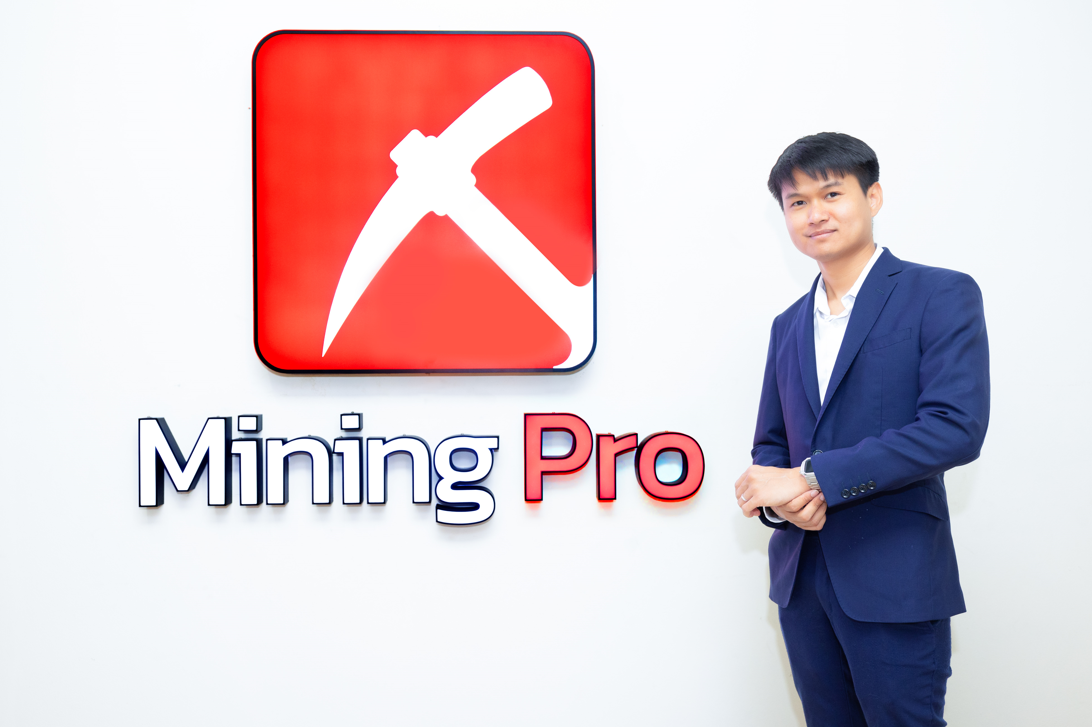 จตุรภุช ตรีเพ็ชร