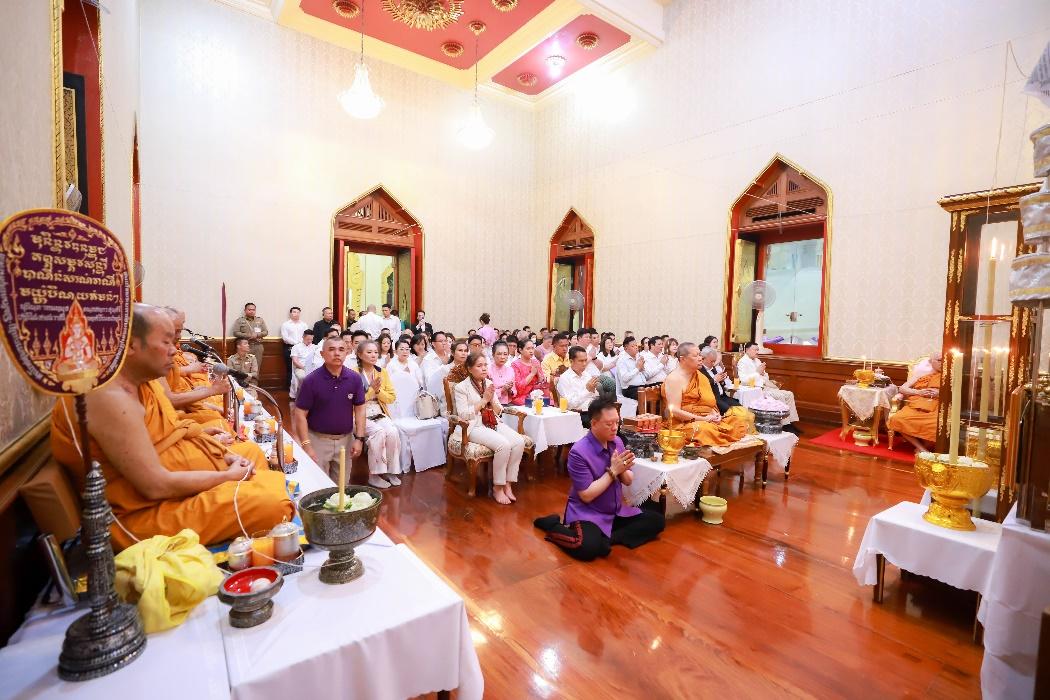 ส่งมอบหลวงปู่ทวด รุ่น “ขับขี่ปลอดภัย” ให้พนักงานเซเว่นเดลิเวอรี่