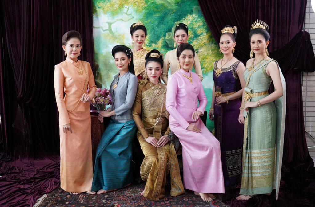 ชุดไทย