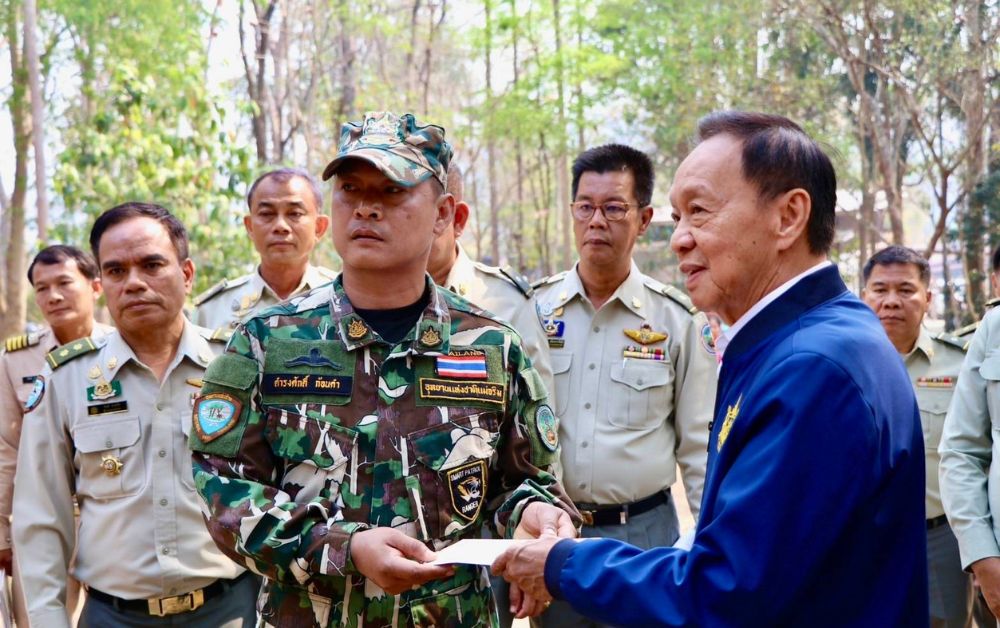 พัชรวาท ลงพื้นที่หลังเจ้าหน้าที่ขุนน่าน สังเวยไฟป่า จับตา 14-15 มี.ค. PM 2.5 แรงอีก